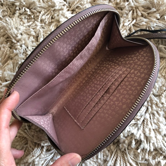 🆕 {Kate Spade} Shara Larchmont Ave Phone Wristlet - Picture 2 of 5